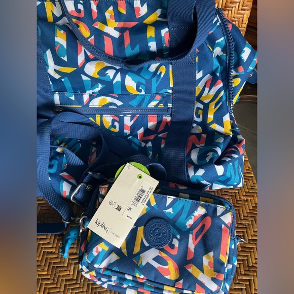 Set - Kipling Logo Medium Art Tote and Abanu Multi Convertible Crossbody Bag - Picture 4 of 11